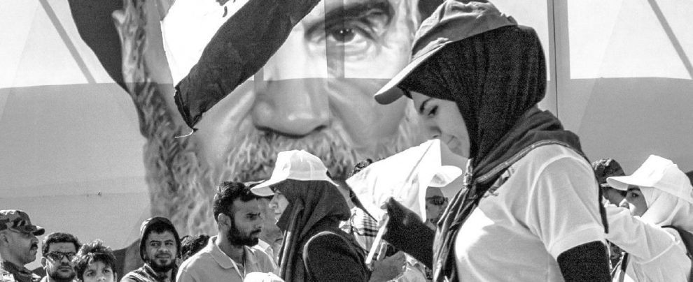 La Repubblica islamica - Dalla cacciata dello Scià nell’aprile del 1979 gli sciiti hanno preso le redini del governo. Al vertice dello Stato c’è la “guida suprema” - LaPresse L’atomo dell’Iran è cattivo, quello made in Usa buono