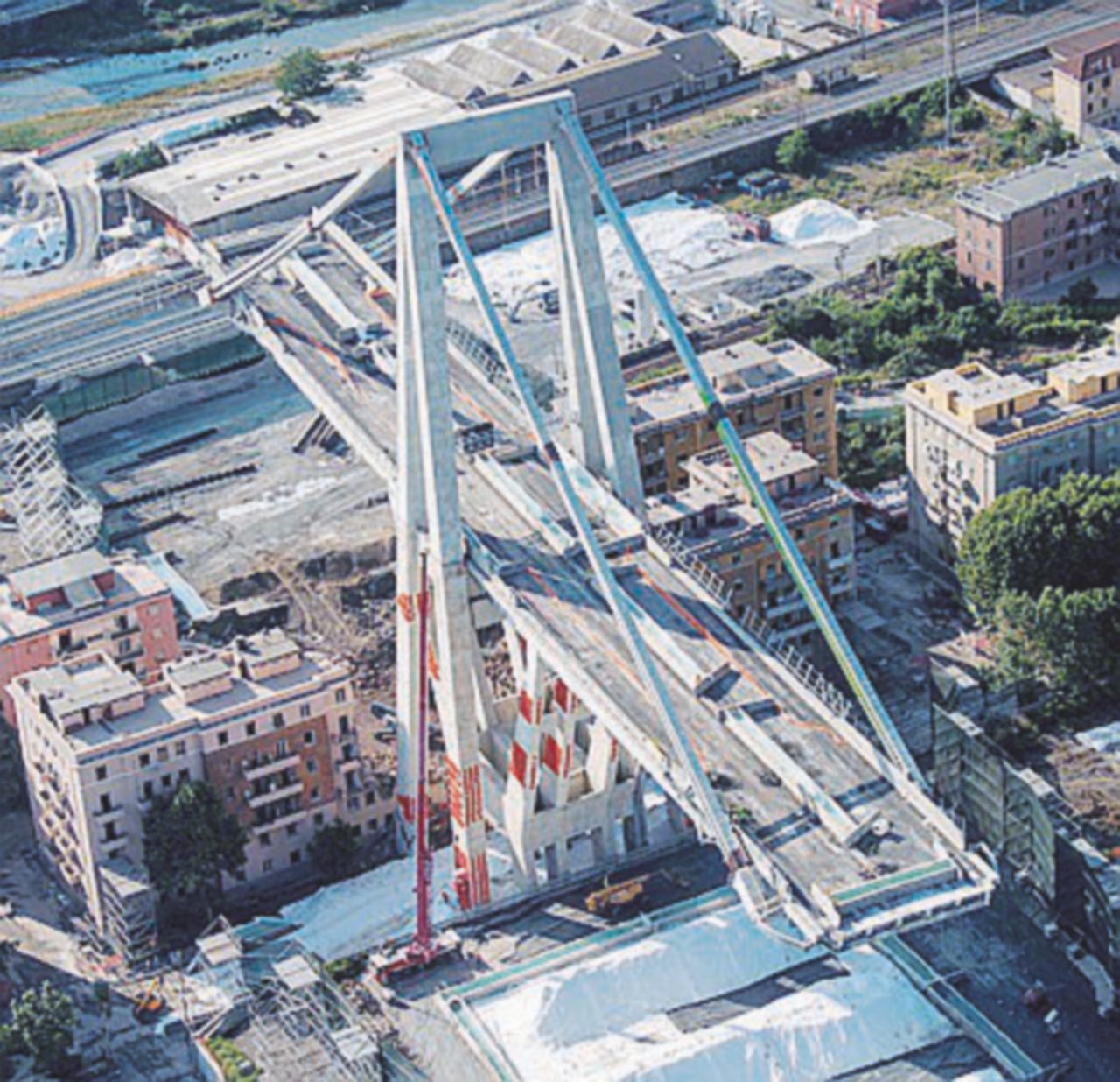 Il d-day del Ponte Morandi: Salvini, Di Maio e Trenta  non si perdono lo spettacolo