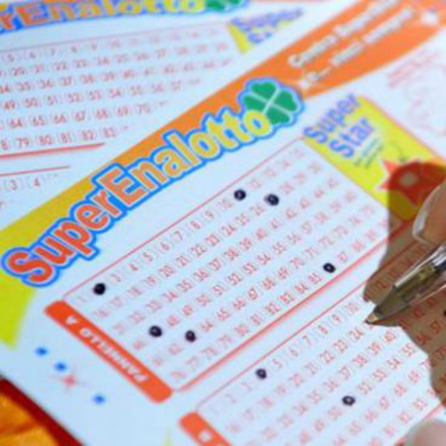 Centrato un “5 Stella” da quasi 1,5 milioni di euro al Superenalotto: la vincita a Napoli