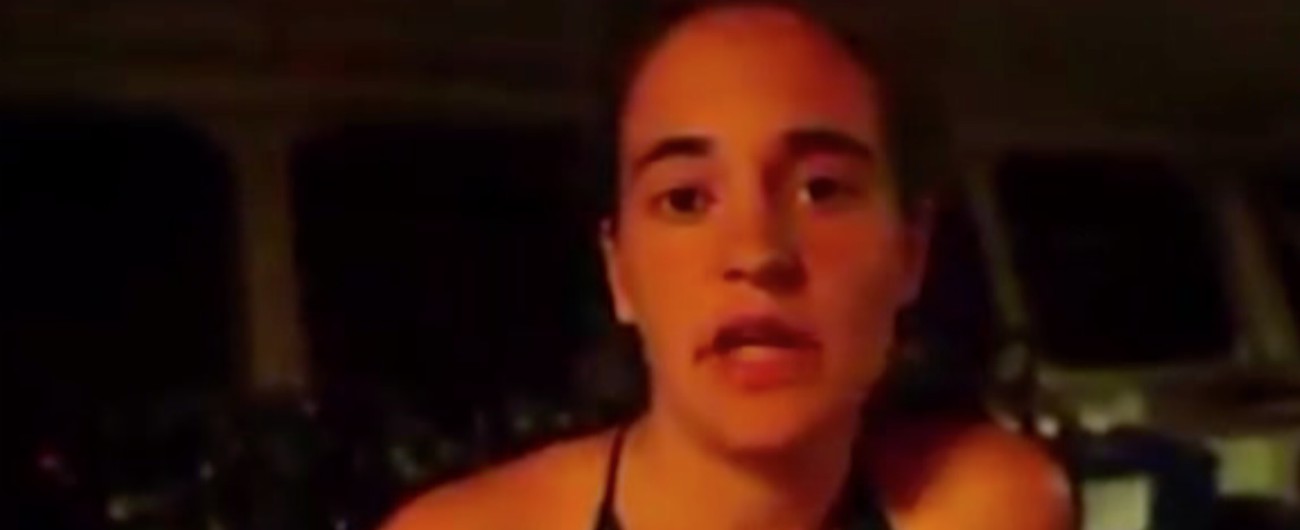 Copertina di Sea Watch, l’ultimo video di Carola Rackete dalla nave: “Ho deciso da sola di entrare in porto”