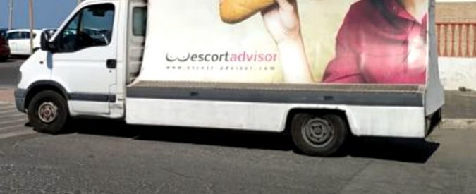 Un sito di escort usa una frase di Gesù per fare campagna pubblicitaria. La Cei: “Inopportuni e offensivi, vanno rimossi”