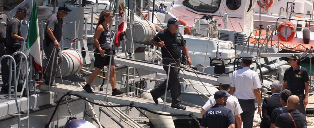 Sea Watch, diffusa la foto segnaletica di Carola Rackete: indagine della questura di Agrigento. Pd attacca: “Salvini chiarisca”