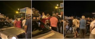 Copertina di Civitavecchia, tensione al porto tra polizia e famiglia tunisina. Agente perde il controllo ed estrae la pistola: “Ti sparo”