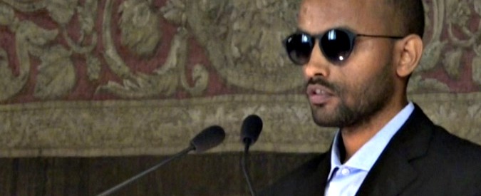 Copertina di Migranti, alla Camera parla Habte, rifugiato eritreo: “Campo profughi luogo di disperazione, con corridoio un nuovo inizio”