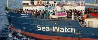Migranti, Sea Watch: “Andremo avanti coi salvataggi”. Media tedeschi: “Germania accoglierà una dozzina di persone”