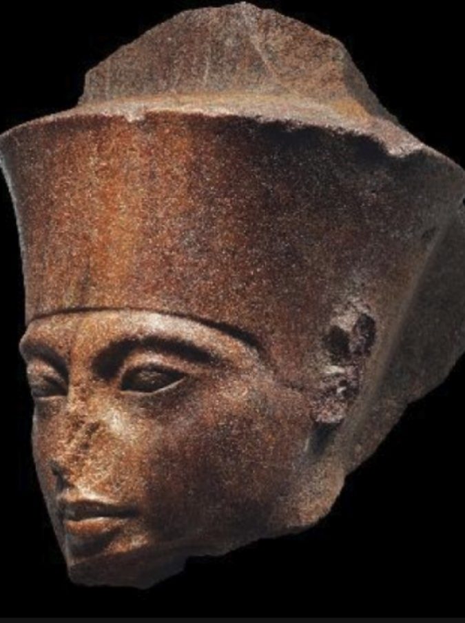 Londra, la testa di Tutankhamon va all’asta per più di 4 milioni di sterline. Ma Il Cairo protesta