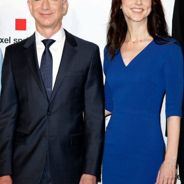 Bezos divorzia: accordo da 38 miliardi di dollari con la ex moglie (che diventerà la 22esima persona più ricca del mondo)
