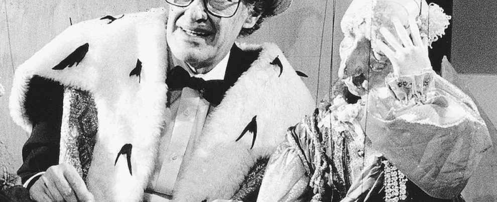 Anche teatrante - Ugo Gregoretti durante l’allestimento di “Re Ubù” allo Stabile di Torino - Le Pera Addio Gregoretti, maestro del “bozzetto” televisivo