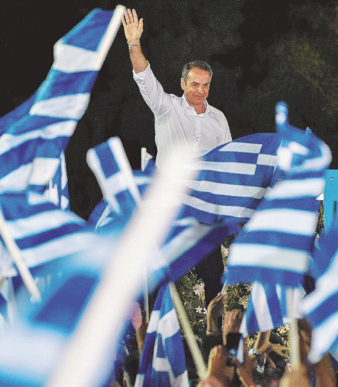 Copertina di Tsipras: “Mitsotakis userà il tesoretto lasciato da noi”