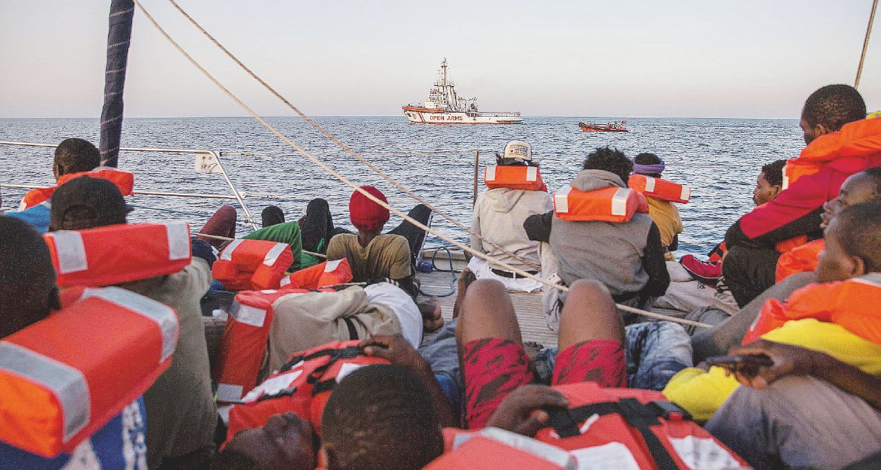 Copertina di I 41 del veliero verso Malta. Braccio di ferro con Salvini