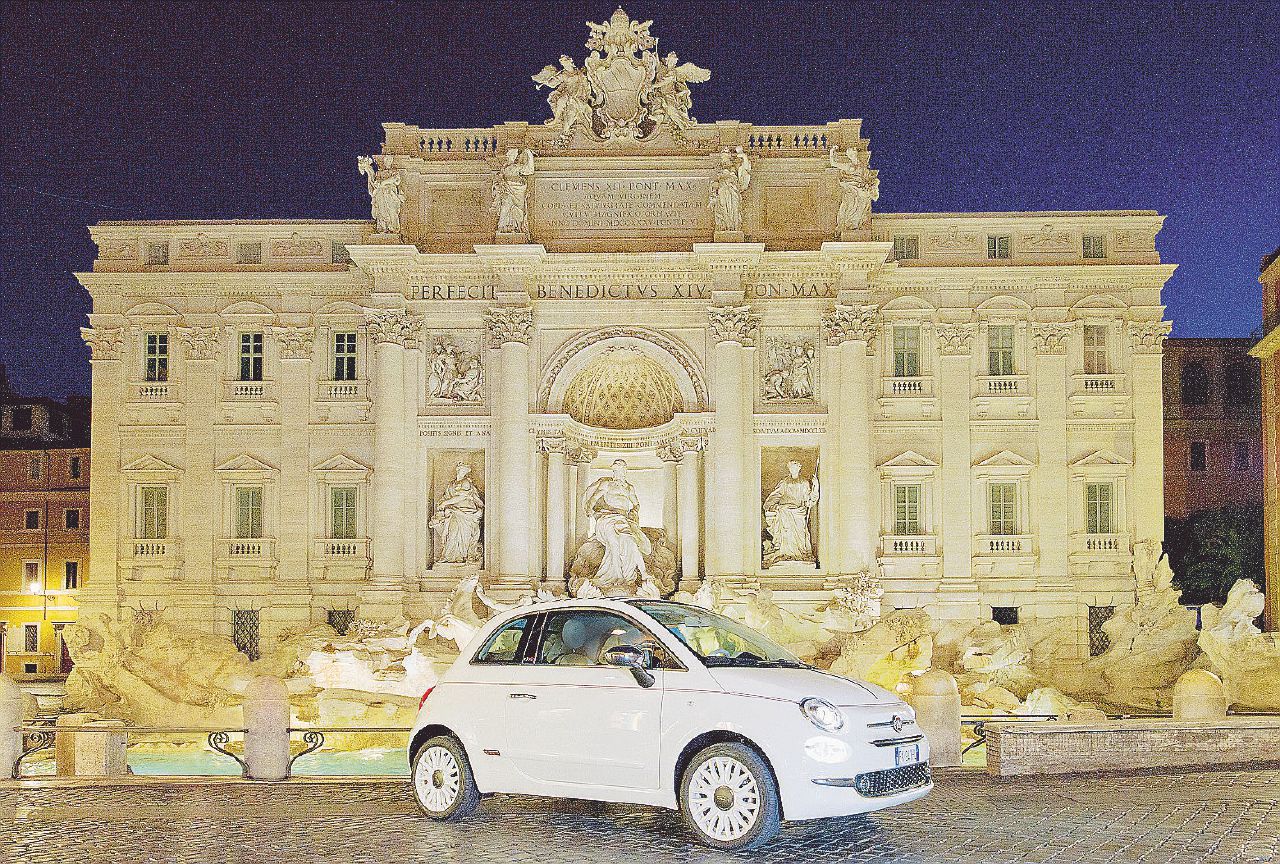 Copertina di Fiat 500 compie gli anni. Il futuro è elettrico e green