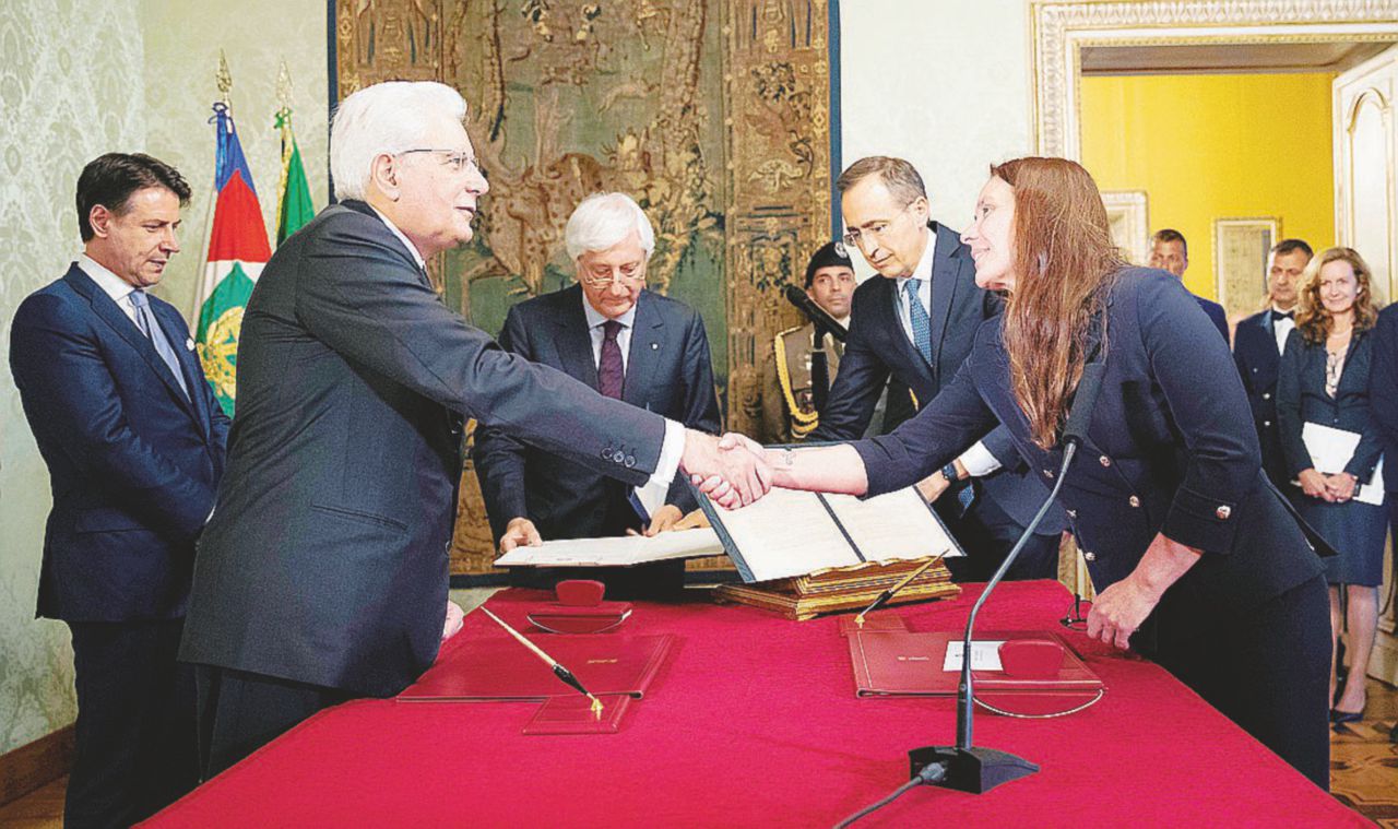 Copertina di La leghista che tolse la foto di Mattarella