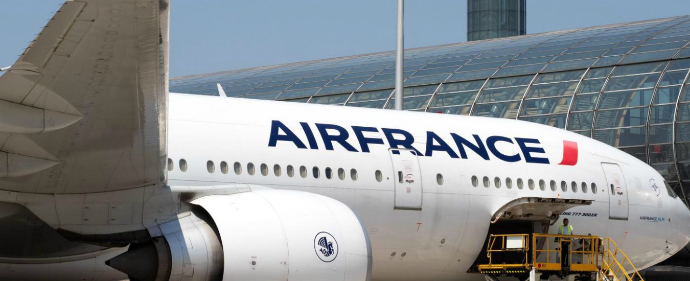 Copertina di Parigi-Montreal, decollato il primo aereo Air France alimentato con olio di frittura