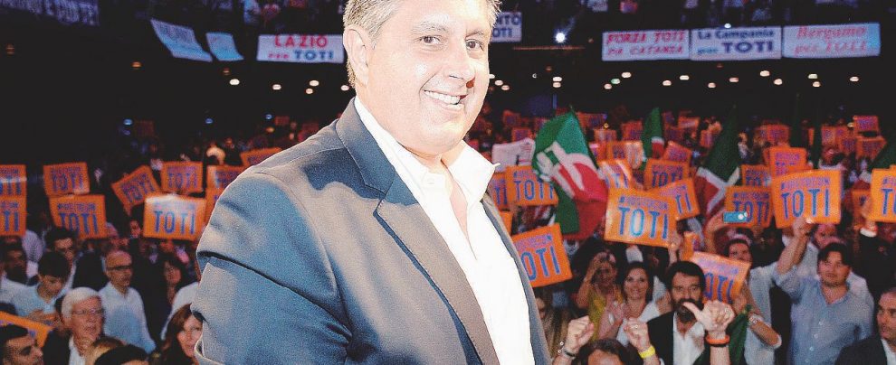 Ecco in onda “TeleToti”: tv privata, soldi pubblici Ecco in onda “TeleToti”: tv privata, soldi pubblici