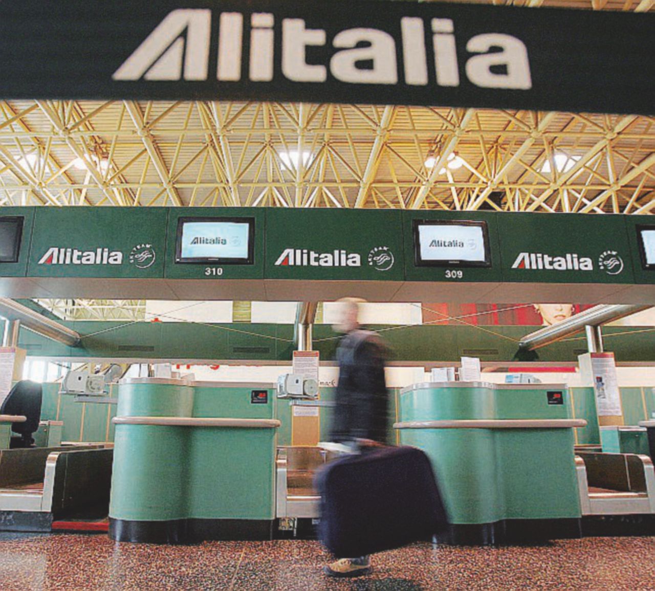 Copertina di Alitalia, Di Maio chiude ai Benetton sulla proroga