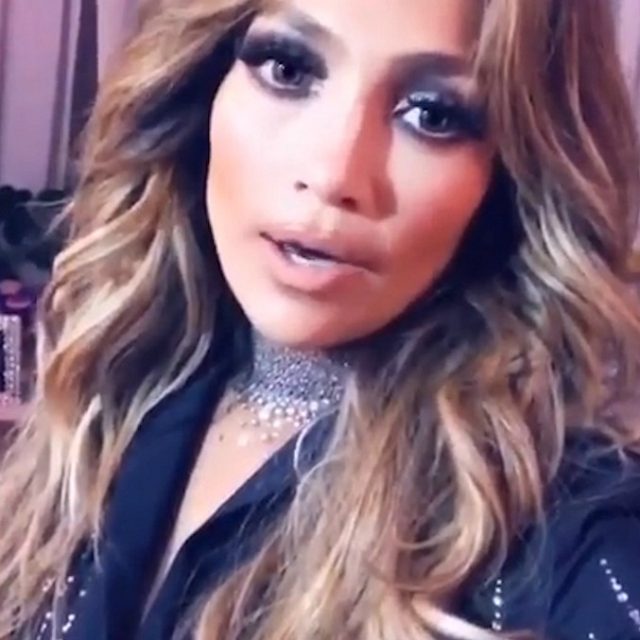 Jennifer Lopez, il blackout ferma all’improvviso il concerto. L’artista in un video: “Devastata”