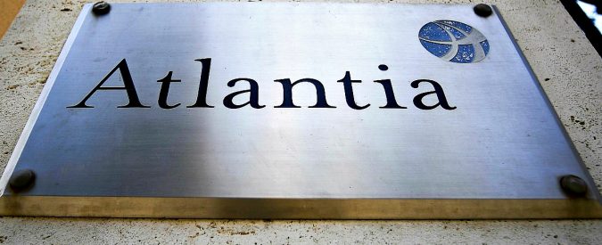 Esposto di Atlantia a Consob e Ue: “Patuanelli e De Micheli hanno fatto crollare il titolo. Falso che non rispettiamo l’accordo di luglio”. Aiscat: “Nel mondo dove sono caduti ponti nessuno ha incolpato i soci”