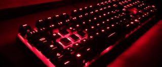 Copertina di MSI Vigor GK60 è una tastiera da gaming adatta a chi lavora tanto e gioca poco