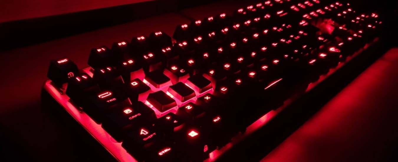 MSI Vigor GK60 è una tastiera da gaming adatta a chi lavora tanto e gioca poco