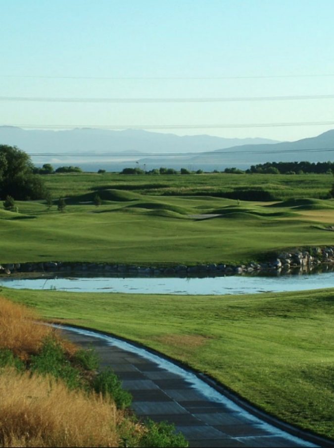 Dramma su un campo da golf: bambina di 6 anni uccisa da una pallina lanciata dal padre Dramma su un campo da golf: bambina di 6 anni uccisa da una pallina lanciata dal padre