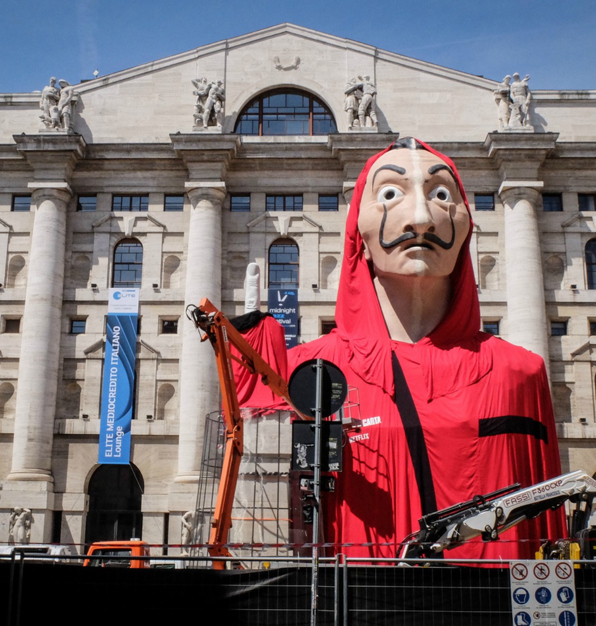 La Casa Di Carta 3 Si Riparte Da Rio Miguel Herran A