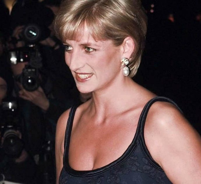 Bambino di 4 anni sostiene di essere la reincarnazione di Lady Diana: “Conosce tutti i dettagli della vita della principessa”