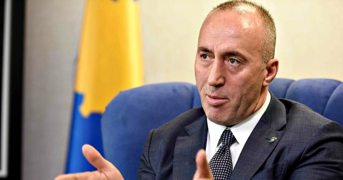 Kosovo, il premier Haradinaj si dimette dopo essere stato convocato dal Tribunale de L’Aia per i crimini di guerra: “Sono un sospettato”