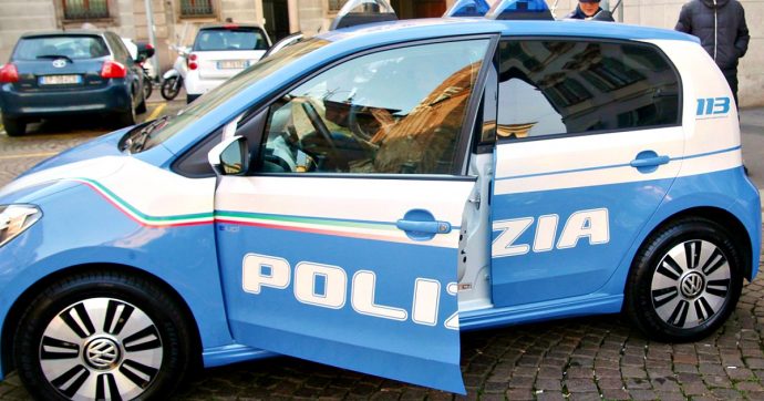 Reggio Emilia, barista 24enne uccisa a coltellate. Caccia aperta all’assassino: è un senza fissa dimora di 34 anni
