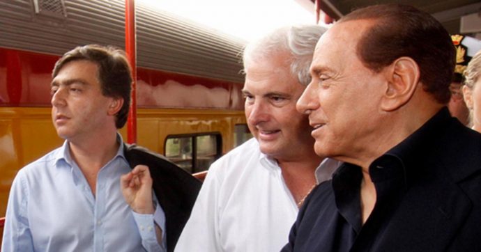 Copertina di Silvio padrone dell’Avanti? A rischio le concessioni tv