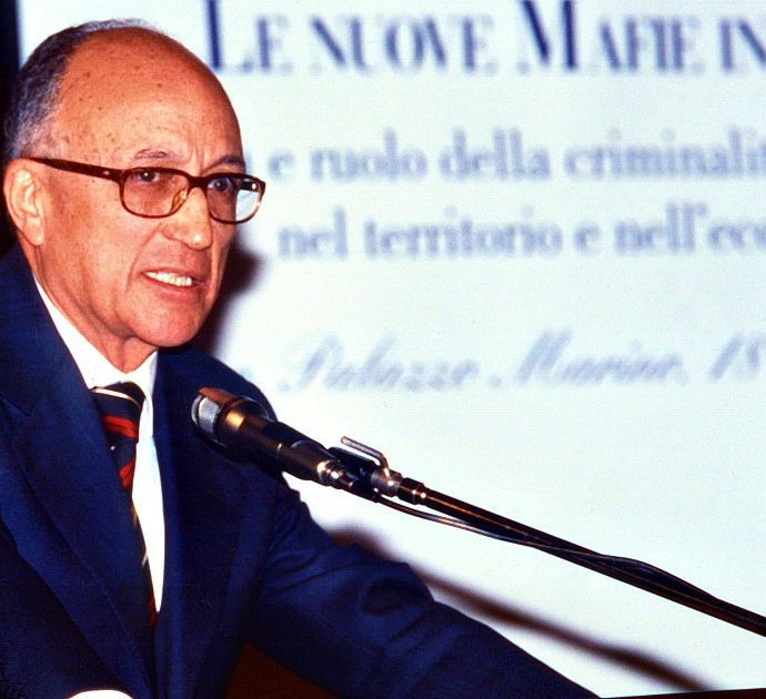 Francesco Saverio Borrelli, addio al capo del pool Mani Pulite. Poi la battaglia contro le leggi-vergogna di Berlusconi: “Resistere”