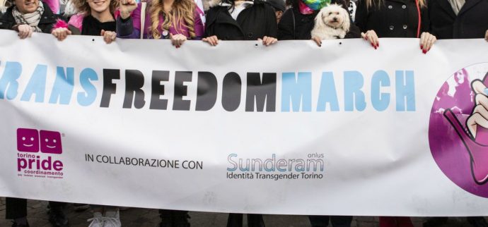 Bologna, “Trans aggredita in strada con spranghe. Non c’è protezione per chi pratica il sex work”