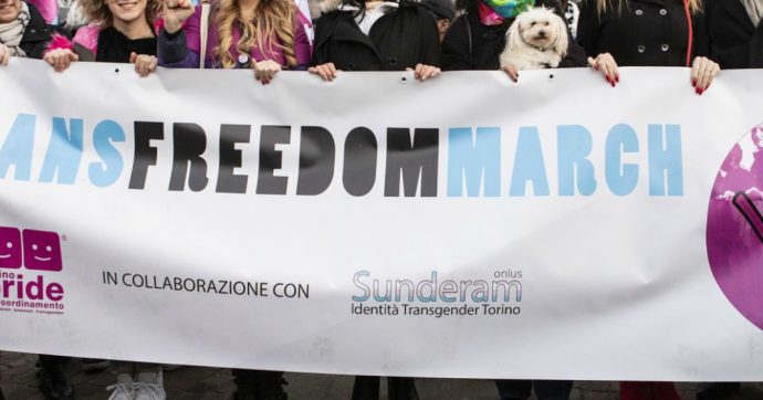 Bologna, “Trans aggredita in strada con spranghe. Non c’è protezione per chi pratica il sex work”