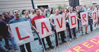 Copertina di Il precario 40enne va in pensione a 73 anni