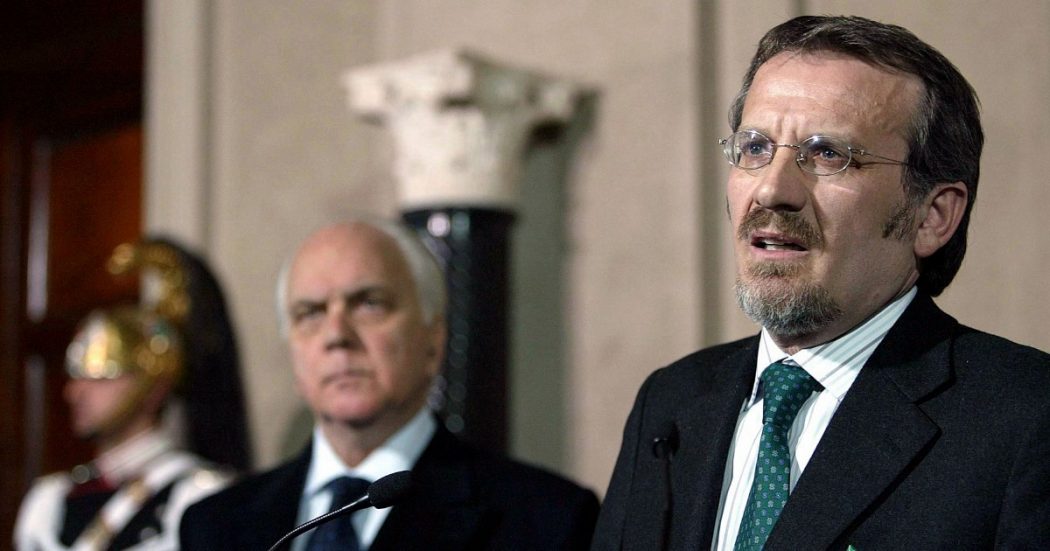 “Salvini fa il servo sciocco di due padroni” “Salvini fa il servo sciocco di due padroni”