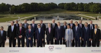 Copertina di Manels: talk show, convegni e conferenze dove sono tutti maschi? Mandate le vostre segnalazioni al Fatto.it