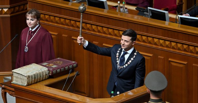 Effetto Zelensky: il candidato di punta ora è una popstar