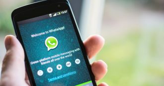 Copertina di WhatsApp: le note vocali si potranno ascoltare anche senza aprire l’app