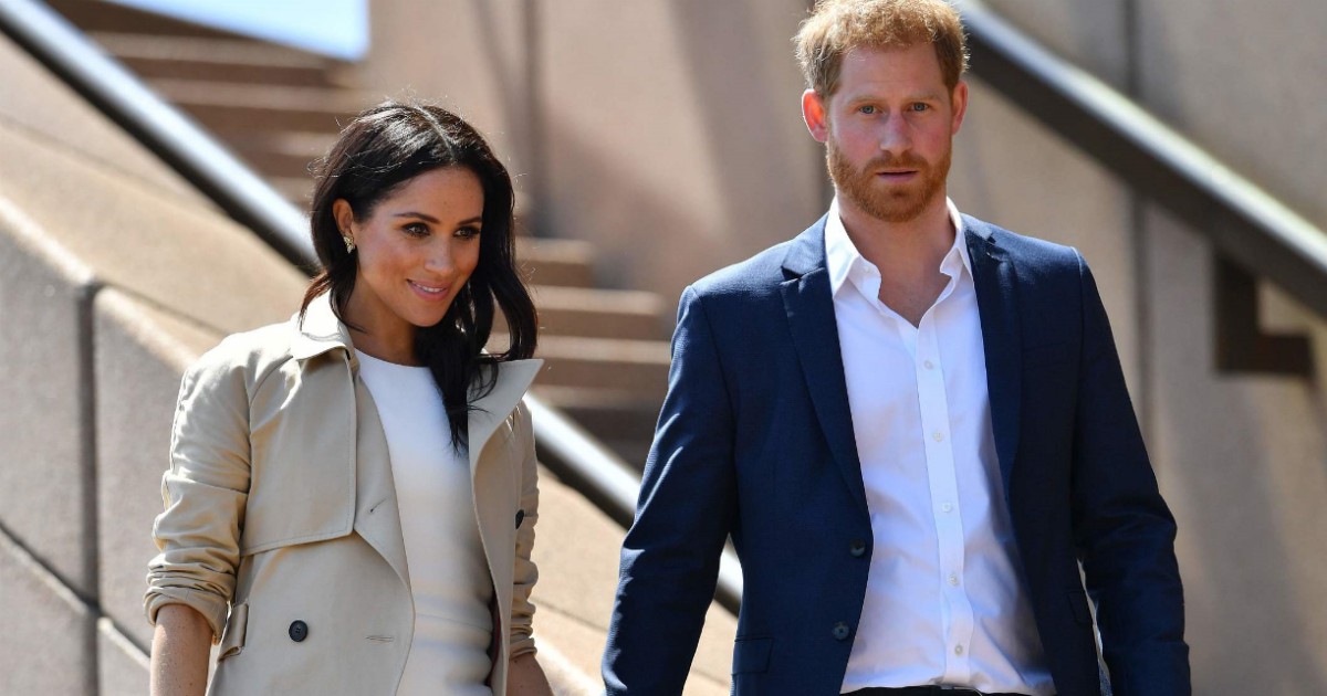 Principe Harry e Meghan denunciano ancora i paparazzi: “Elicotteri e droni sopra casa nostra per fotografare Archie”