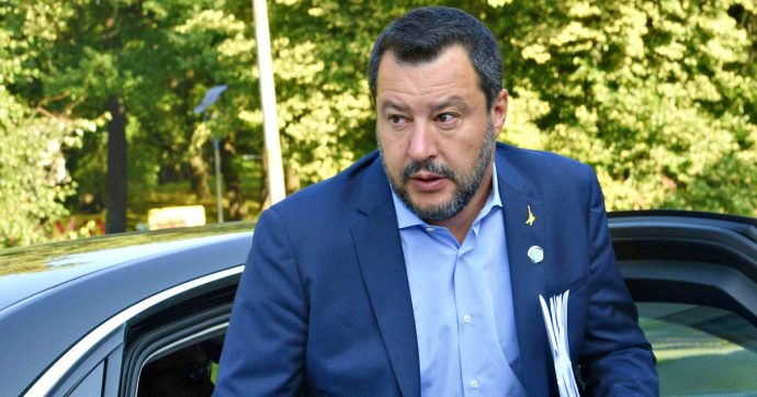 Bibbiano, la visita di Salvini. Pd: “Passerella di dubbio gusto”. Lui: “Lo dicano a genitori. Entro agosto al via commissione d’inchiesta”