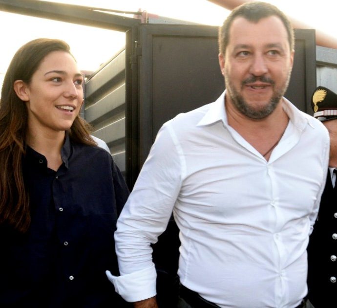 Matteo Salvini e Francesca Verdini fotografati al mare: “Una storia che brucia di passione”