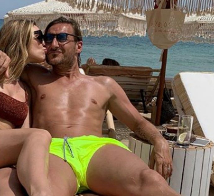“Tu sei roba mia”: il regalo di Francesco Totti per il compleanno di Ilary Blasi scatena le polemiche