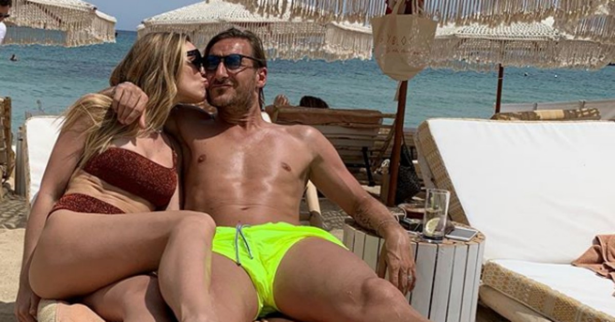 Francesco Totti si confida in diretta con Bobo Vieri: “Mi stavo separando con Ilary Blasi per Donna Paola”