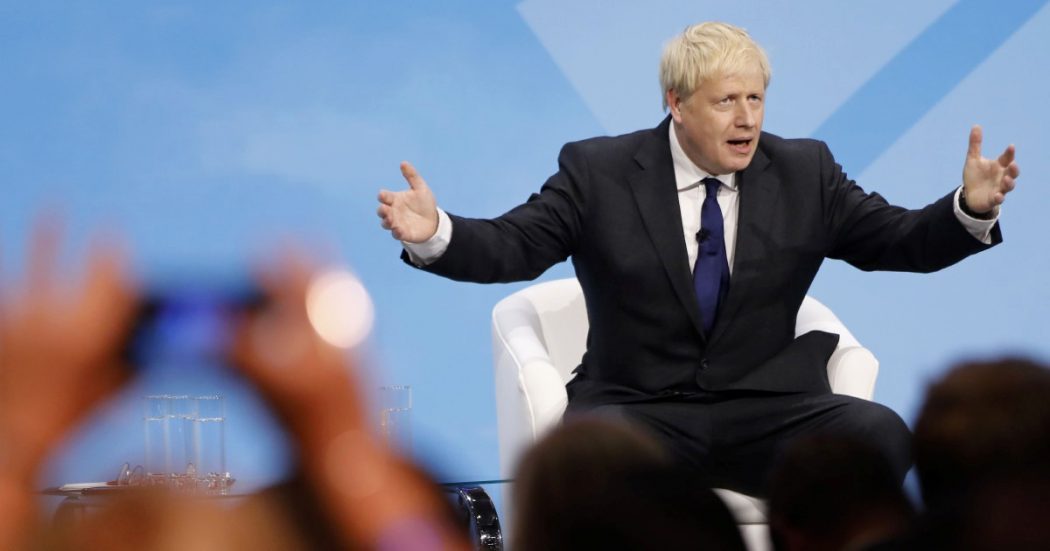 Londra, Johnson neanche arriva ed è già in crisi Londra, Johnson neanche arriva ed è già in crisi