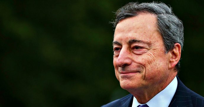 Aiuti Bce, l’Eurotower apre a una ripresa degli acquisti di titoli pubblici e a un taglio dei tassi anche prima dell’addio di Draghi