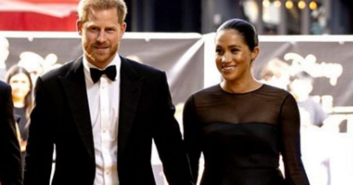“Meghan Markle vuole che Archie segua la dieta vegana. La regina Elisabetta è furiosa” “Meghan Markle vuole che Archie segua la dieta vegana. La regina Elisabetta è furiosa”