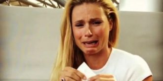 Copertina di Aurora Ramazzotti pubblica per sbaglio il numero della madre, Michelle Hunziker è disperata: “Vi prego non chiamatemi”