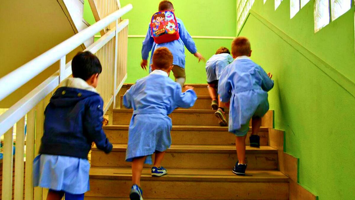 tutti a scuola con il grembiule blu per promuovere la parit224 la lega insorge ideologia woke il caso a boviso masciago da Ilfattoquotidiano.it tutti a scuola con il grembiule blu per promuovere la parit224 la lega insorge ideologia woke il caso a boviso masciago