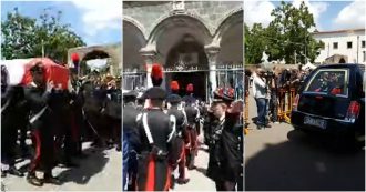 Somma Vesuviana, il feretro di Mario Cerciello Rega in chiesa avvolto nel Tricolore