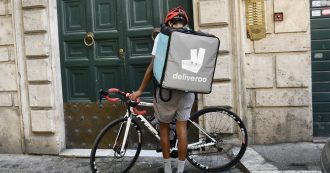 Copertina di Il tribunale di Milano: “Deliveroo e Uber Eats paghino all’Inps i contributi per migliaia di rider, sono lavoratori subordinati”