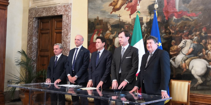 Scuole, “stanziati 1,5 miliardi per la messa in sicurezza di 9mila edifici”. Intesa tra Ministero e Banca europea per gli investimenti